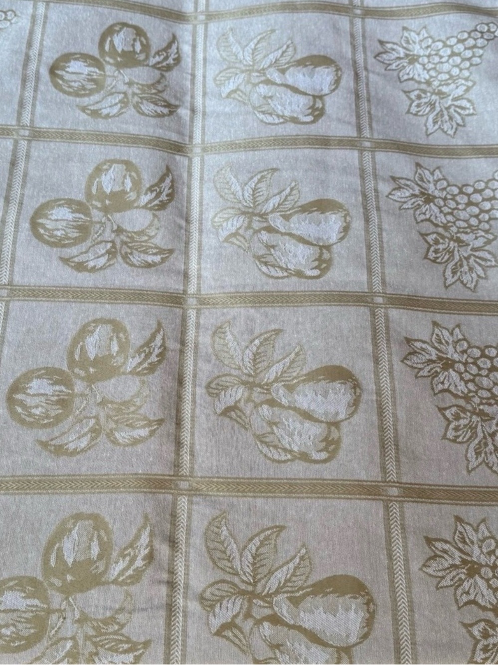 Vintage Ivory Damask Jacquard Tablecloth Fruit Harvest Cotton Blend 59 X 100